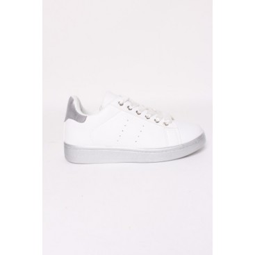 sneakers blanca y gris