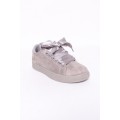 sneakers brillantes gris